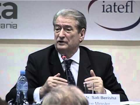 KONFERENCA E ANGLISHTES BERISHA E PERSHENDET POR LOBON PER KINEZÇEN LAJM