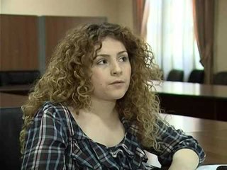 TENDERI I INTERNETIT REAGON KESHILLTARJA E GENC POLLOS IRONIZON OPOZITEN LAJM