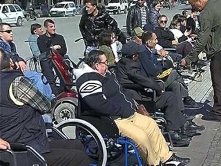 VENDOSET KOMPENSIMI QEVERIA HEQ SHERBIMET FALAS INVALIDEVE POR KOMPENSON LAJM