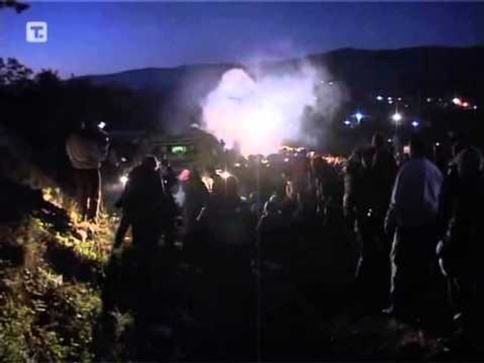 SITUATA NE KOSOVE NATO NDERHYN PER BARRIKADAT, PLAGOSEN TRE SERBE LAJM