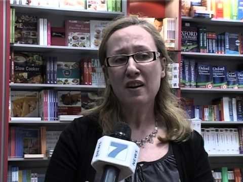 VITRINA E LIBRIT TITUJT ME TE RINJ NE LIBRARINE “ADRION” TEK “ETC” LAJM