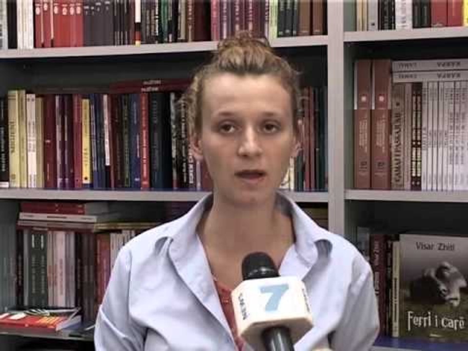 VITRINA E LIBRIT TITUJT KRYESORE DHE TE RINJ NE BIBLOTEKAT E KRYEQYTETIT LAJM
