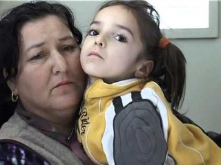 APELI PER NDIHME FAMILJA E VAJZES SE PARALIZUAR NUK MERR PERGJIGJE LAJM