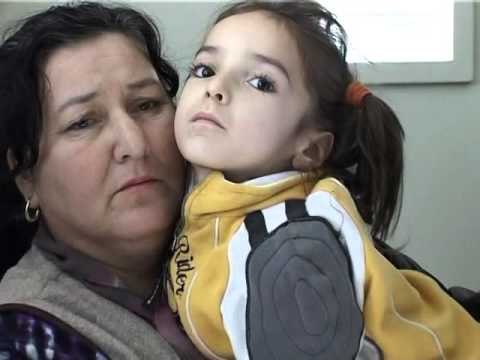 APELI PER NDIHME FAMILJA E VAJZES SE PARALIZUAR NUK MERR PERGJIGJE LAJM