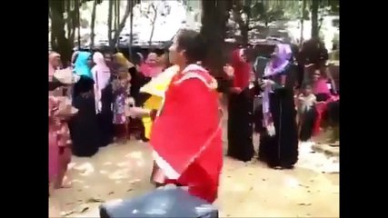 বোরখা ডান্স বোরখা ডান্স বোরখা ডান্স । লুঙ্গি ডান্স ফেইল । এতূ বিনোদন কেরে