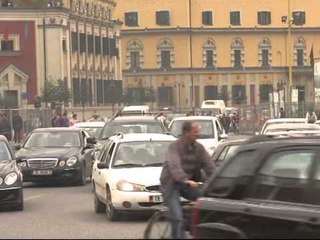 STATUSI I KANDIDATIT BRUKSELI REFUZON SHQIPERINE PREJ NGERÇIT POLITIK LAJM