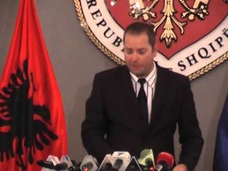 REAGON MIN MBROJTJES TREGTIA E ARMEVE ME KONGON E LIGJSHME NUK KA EMBARGO LAJM