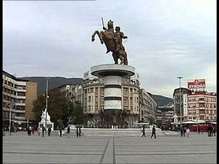 DHUNOHEN SHQIPTARET 15 STUDENTE NE MAQEDONI PERFUNDOJNE NE SPITAL LAJM