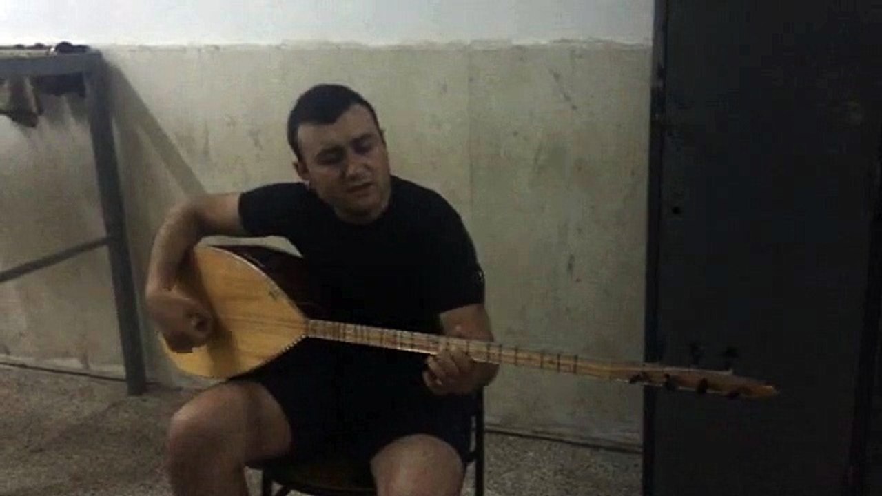 Kurban Olduğum Gelsene ( Askerden muhteşem yorum )