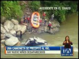 Fatal accidente: camioneta cae a un río, hay un muerto y nueve niños desaparecidos