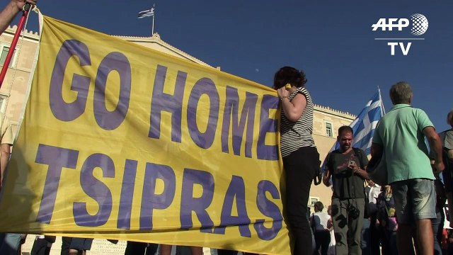 Thousands of protesters in Athens call on Tsipras govt to quit