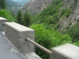 One Handed Cycling in the Alps