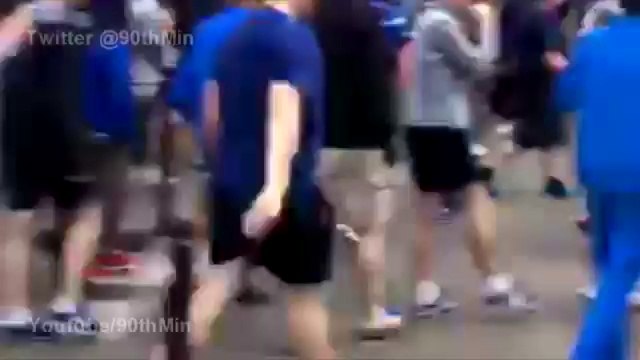 Live Periscope filmé au milieu des hooligans à Lille entre Russes et Anglais - Euro 2016