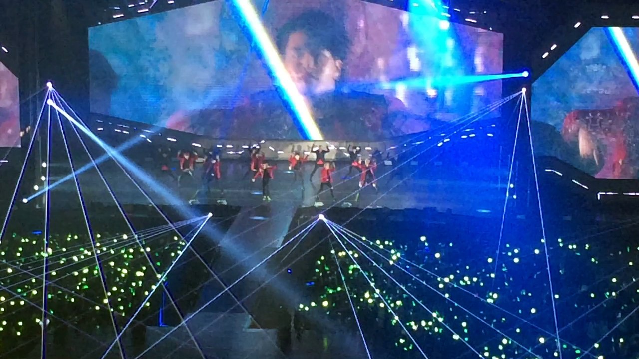 got7flyinbangkok day1 ก็2800อะนะ จึงได้มาแค่นี้ แต่สนุกมากฟินมากจริงๆ