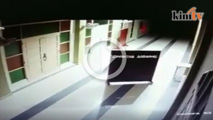 Video penghadang bergerak sendiri, ramai anak muda ke Masjid