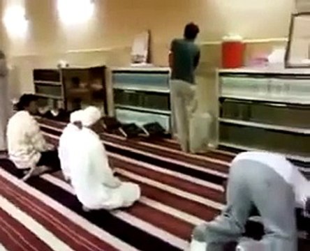 Maulvi Caught Red Handed Doing Sh amful Act In Masjid