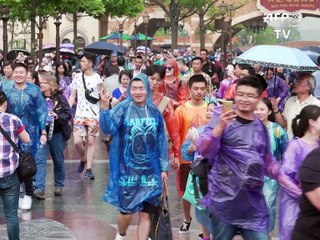 Mickey chez Marx et Confucius: le 1er Disneyland de Chine ouvre ses portes
