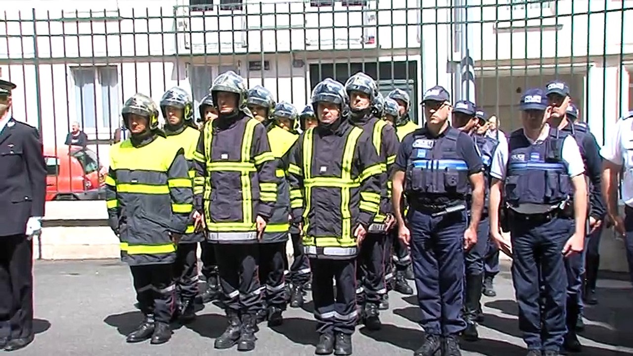Minute de silence dans les commissariats