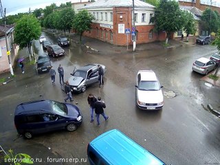 C'est comme ça qu'on fait les constats d'accident en russie? Ah bon
