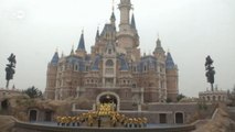Disneyland Çin’de kapılarını açtı