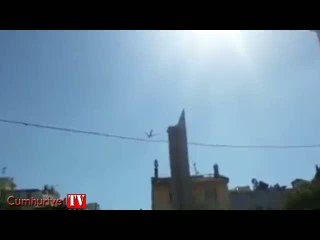 Korkulu gözlerle baktılar... Kenti ayağa kaldıran uçak