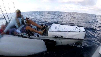 Red snapper pulls kayaker overboard