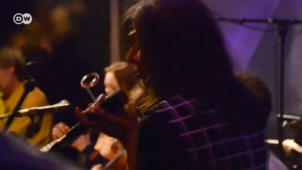 Arte lá fora: a cantora e compositora Patricia Cruz