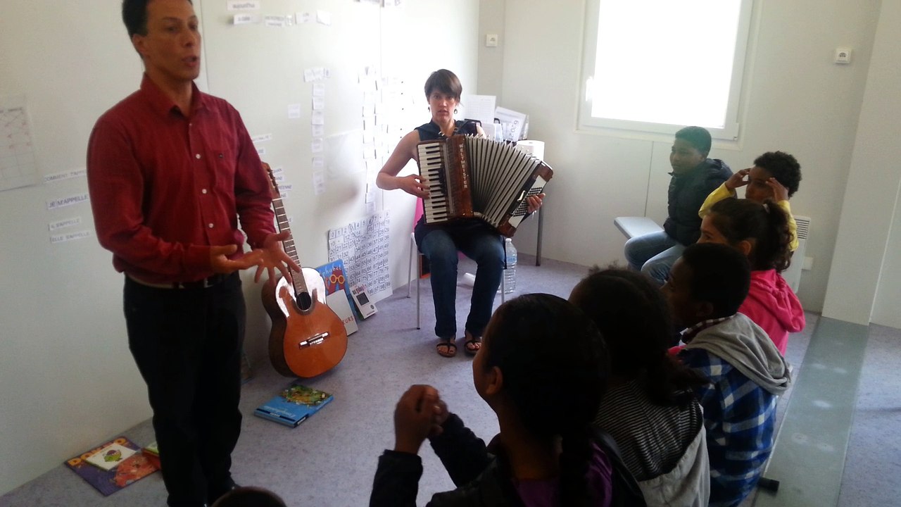 Migrants de Calais : les enfants mieux scolarisés