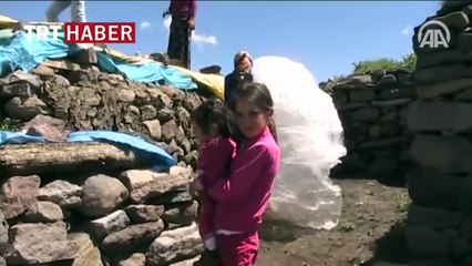 Yaylacılardan evlerin çökme riskine 'naylonlu' önlem