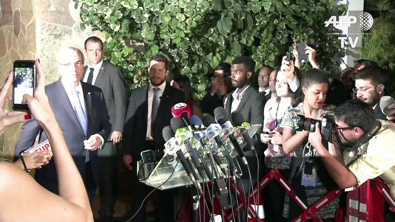 Conselho de Ética aprova pedido de cassação de Cunha