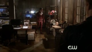 The Flash 2x22 Sneak Peek #3 Invincible (HD)