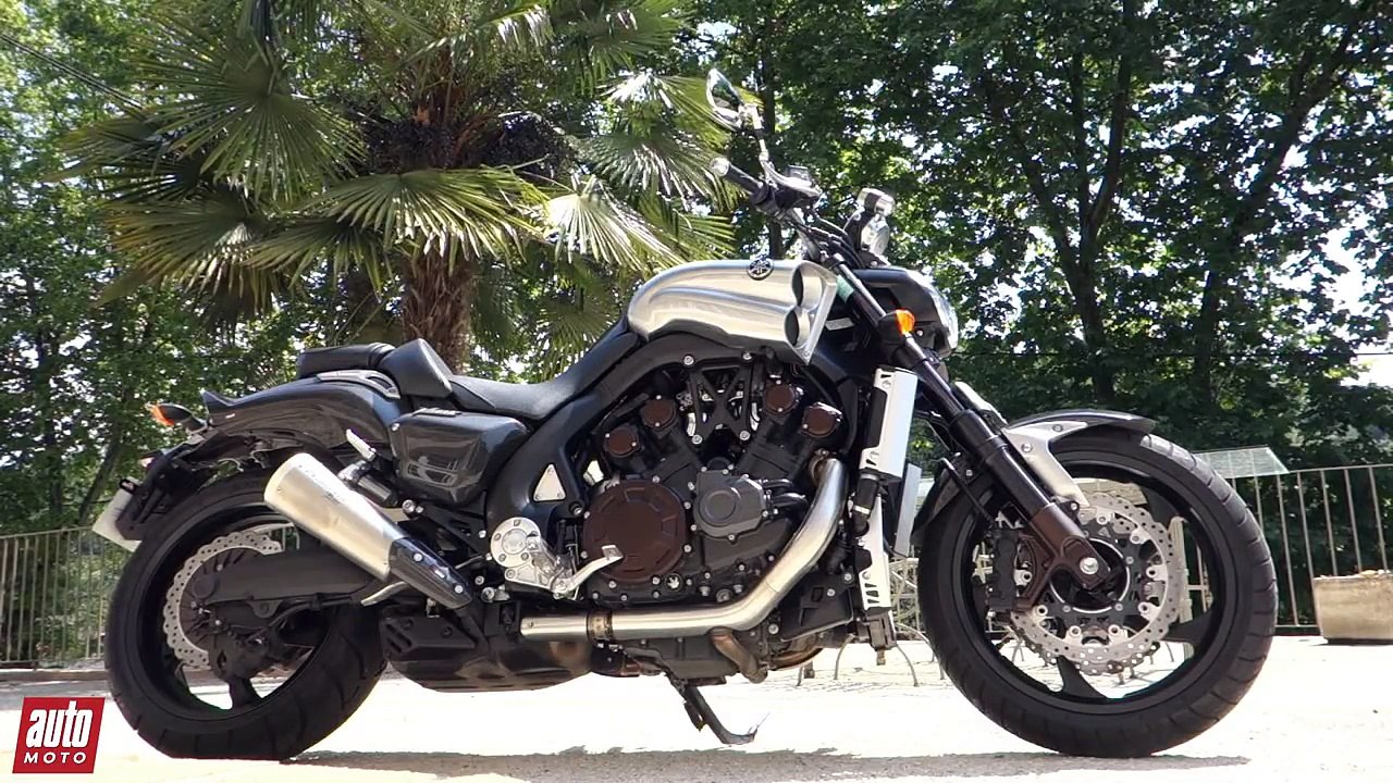 2016 Yamaha VMAX Carbon Edition - Essai AutoMoto