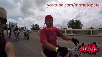 Acidente Brutal de pit bike contra um carro!