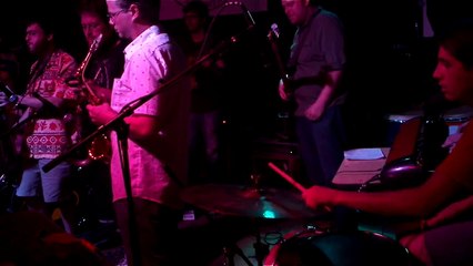 "Hypnotize" (Gary Willis) into "500 Mi High" (RTF)@5spot jam 2012-05-22 22:59 part 1