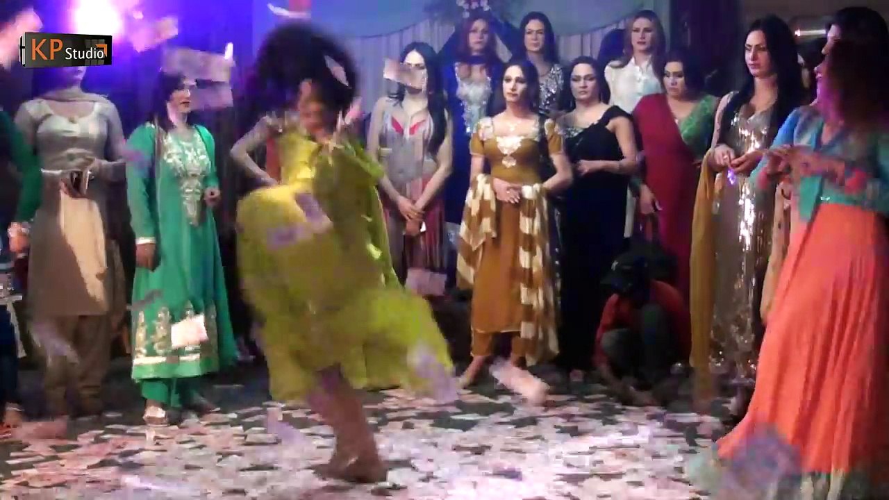 MAIN BIJLI - SHAZIA CHAUDHARY @ MUJRA DANCE PARTY
