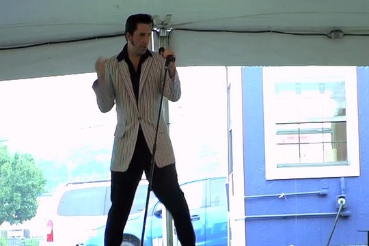 Will debley sings 'Don't Be Cruel' Elvis Week 2008