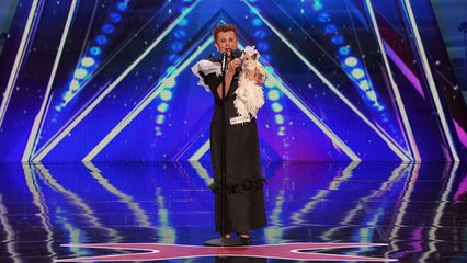 Classy Dolly It Gets Rough for a Singing Chihuahua on Stage America's Got Talent 2016 Auditions