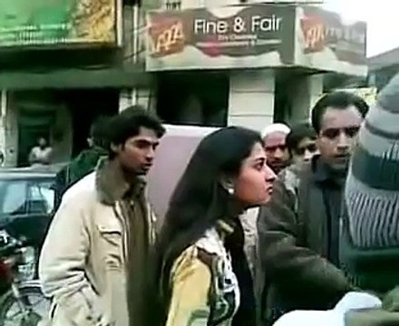 Girl Slapped A Boy On Road In Lahore Pakistan || Pakistani Funny Fight Video