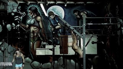 Lui è Frank, il SUPERUOMO VEGANO. Guardate cosa riesce a fare!