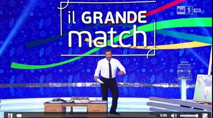 Flavio Insinna legge un estratto del libro "Il gol è tutto" di Totò Schillaci - "Il Grande Match" - 15/06/2016
