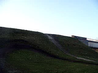 Cascade n°2 la descende de la mort toujours en BMX