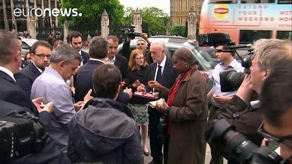 Британия: убийство парламентария в Йоркшире потрясло страну