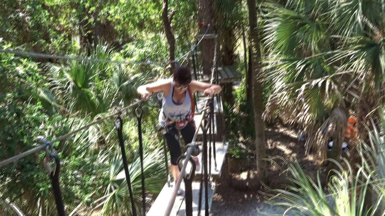 04 Mom swinging on boards