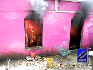 Se incendia casa  en la colonia Atasta, Avenida Adolfo Ruiz Cortines y 27 de Febrero