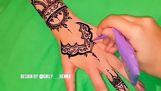 1. Drawing with henna!  IG: girly__henna