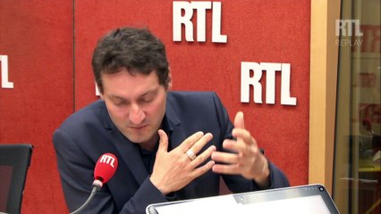 Présidentielle 2017 : les "ambitions à moitié cachées d'Emmanuel Macron" dévoilées par Olivier Bost