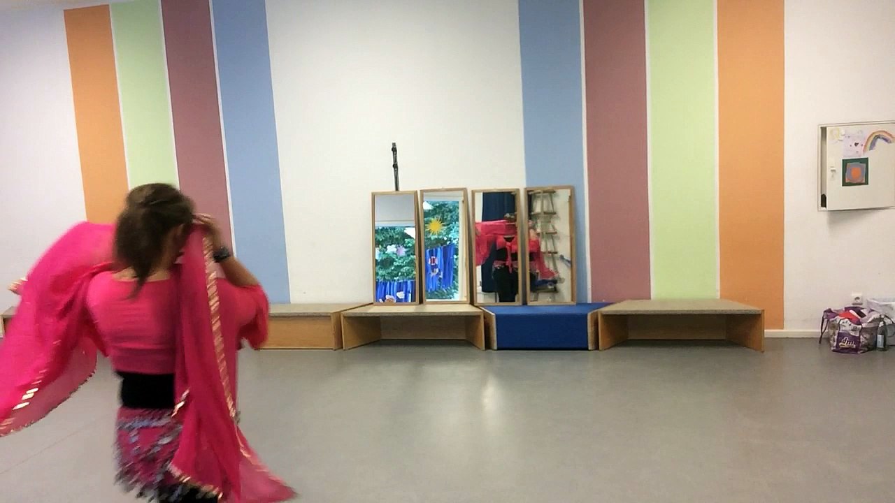 Choreo Lisa Schleier Isyankar komplett, von hinten