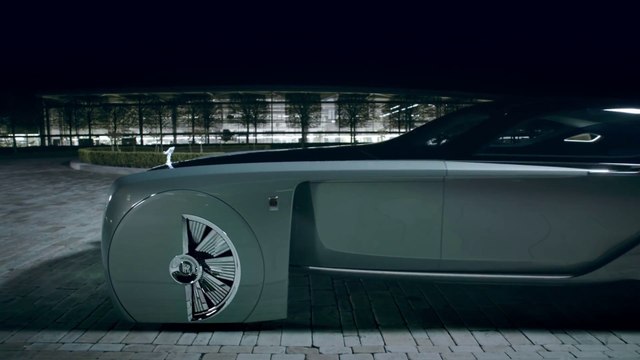 Rolls Royce invente la voiture de luxe auto-pilotée avec 1 fauteuil central