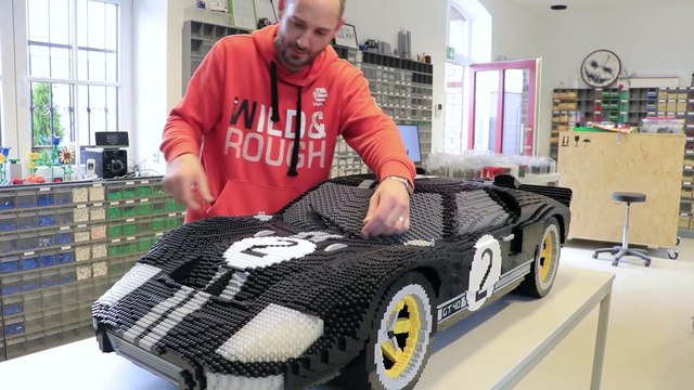 40000 briques de LEGO pour reproduire la voiture Ford GT40 victorieuse aux 24h du mans !