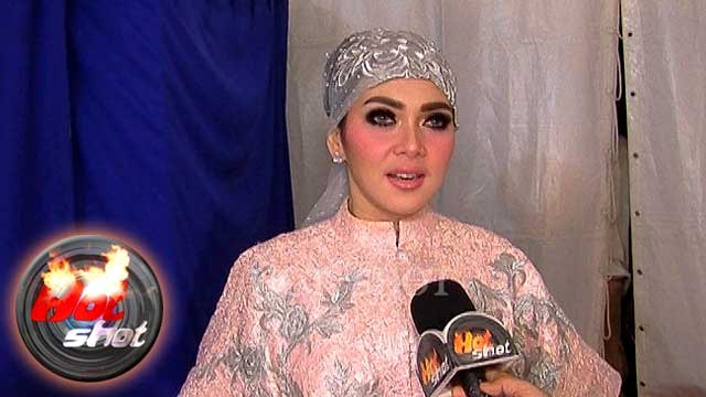 Hubungan Asmara Syahrini Terganjal Restu Ibunda - Hot Shot 17 Juni 2016